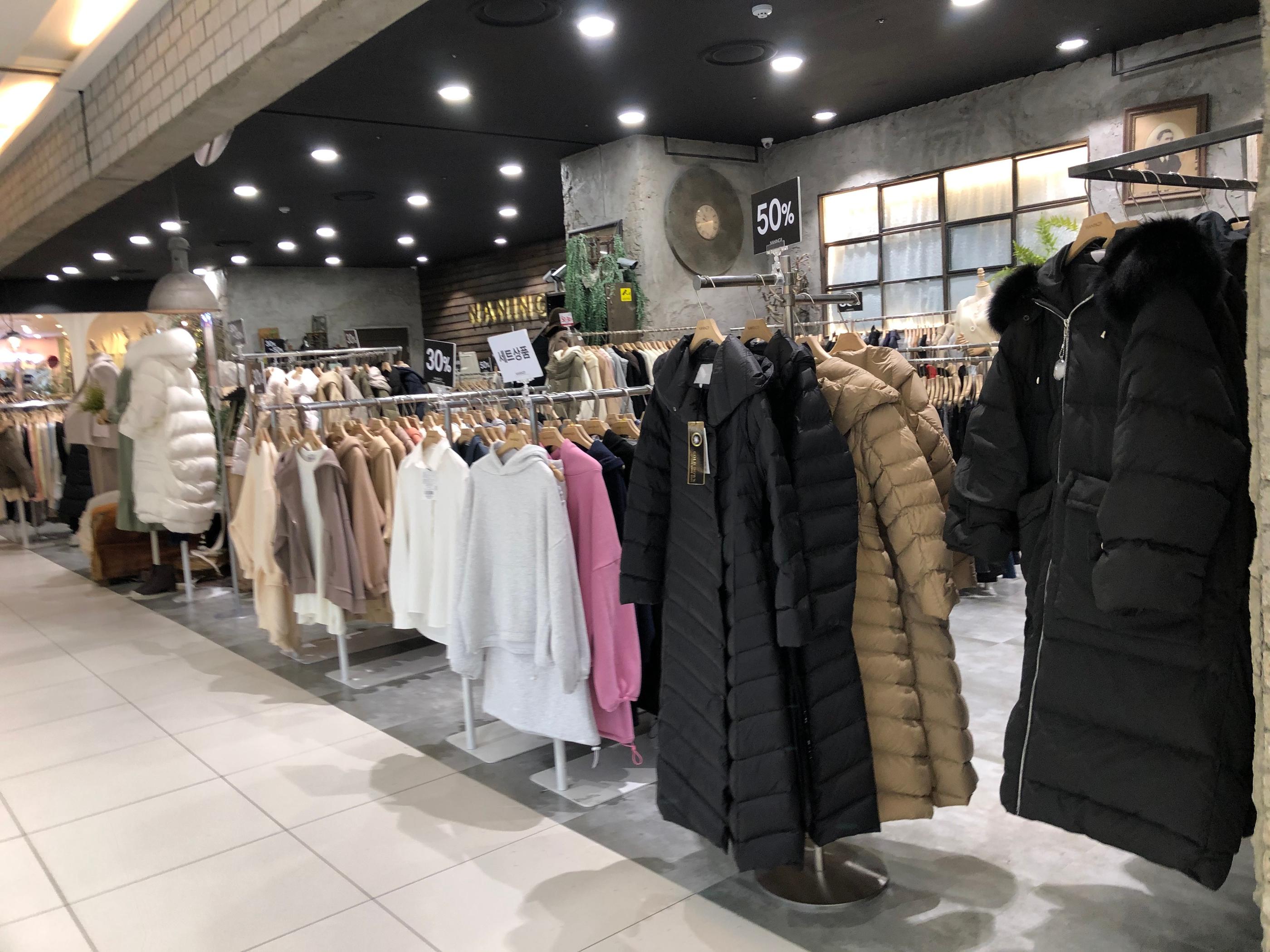 ลดราคาเหลือครึ่งเดียว! Mario Outlet ในโซล ราคาประหนึ่งอันเดอร์กราวน์ช้อปปิ้ง บอกได้คำเดียวว่าคุ้ม!